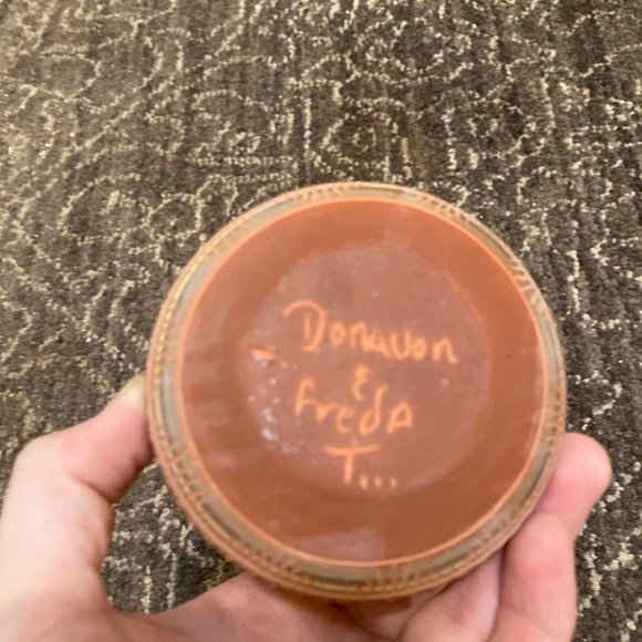 Signed pottery piece - Picture 5 of 5